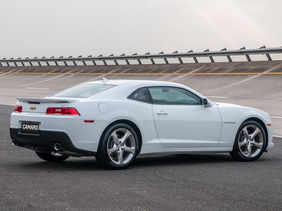  Chevrolet Camaro SS 2013 года  (фото 22 из 25)